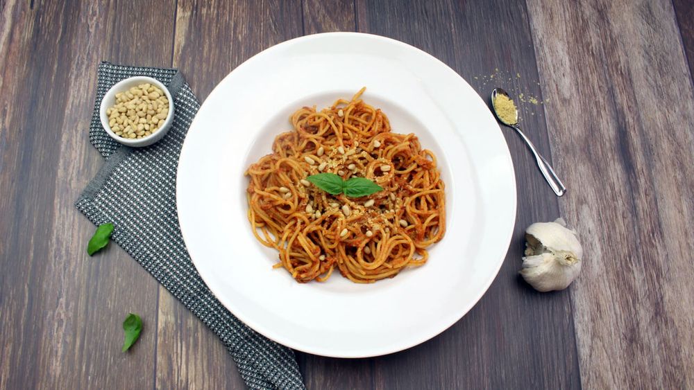 Pasta med röd pesto