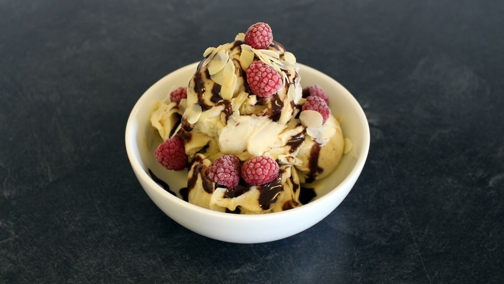 Nicecream med chokladsås