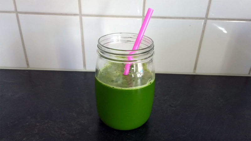 Grön juice med citron, gurka & grönkål i gruppen Recept / Nötfritt hos Green Warrior (2018_09_18_03)