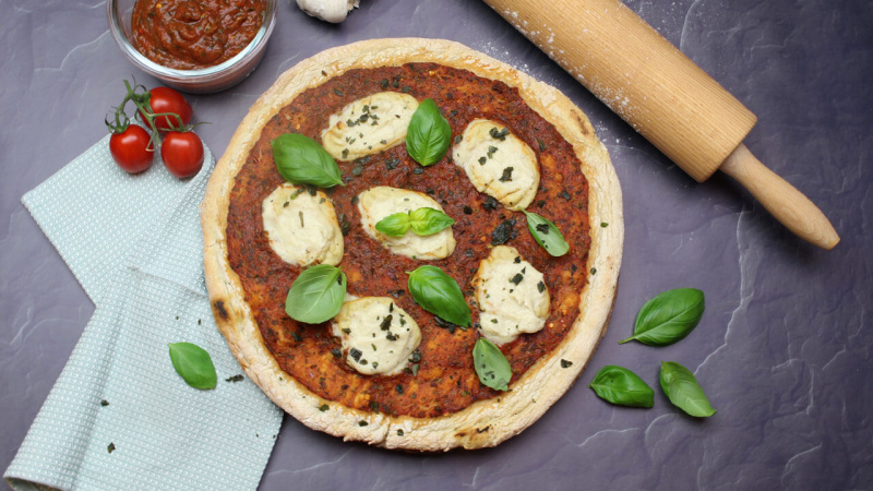 Pizza med vegansk mozzarella i gruppen Recept / Sojafritt hos Green Warrior (recept_2018_09_19_12)